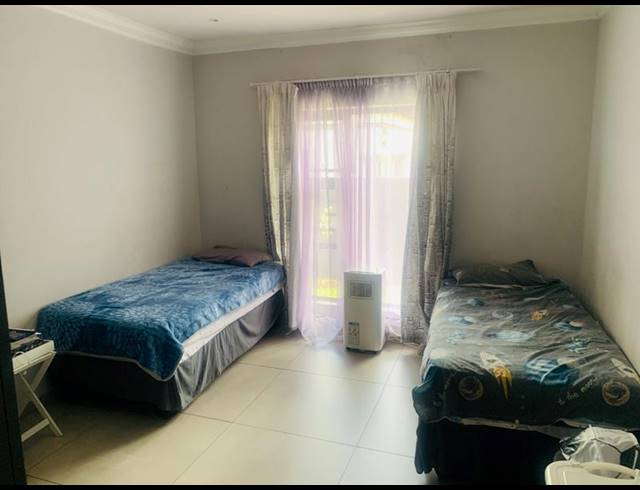 5 BEDROOM HOUSE FOR SALE IN SAVANNAH COUNTRY ESTATE